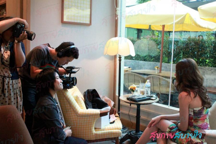 ชมพู่-อารยา เบี้องหลังถ่ายแบบนิตยสารสุขกาย สบายใจ ฉบับเดือน พ.ย. 54