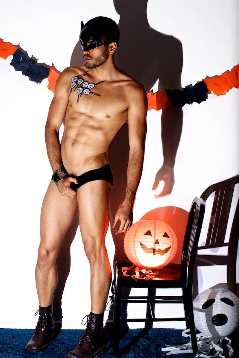 Photoshoot men album 384 TRICK-OR-TREAT