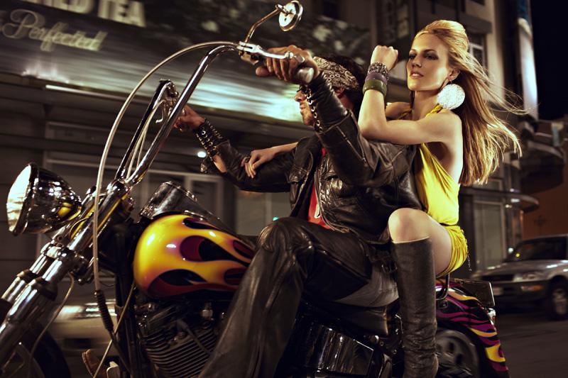 America's Next Top Model cycle 17 Ep.7 Photo Shoot  Reality Stars on a Motorbike