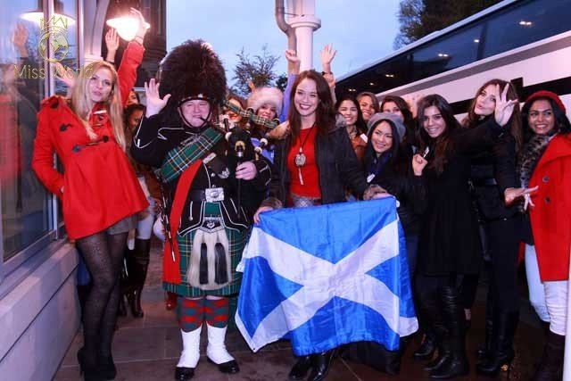 บรรยากาศการเก็บตัว Miss Word 2011 ที่ London