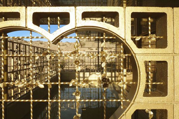 Gold Interior Design in a Golden Exterior House - amazing!