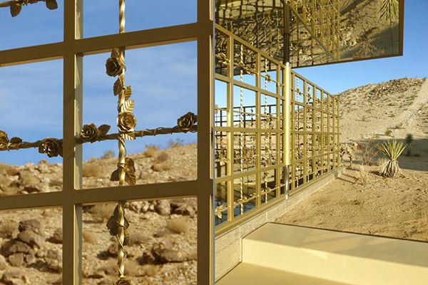 Gold Interior Design in a Golden Exterior House - amazing!