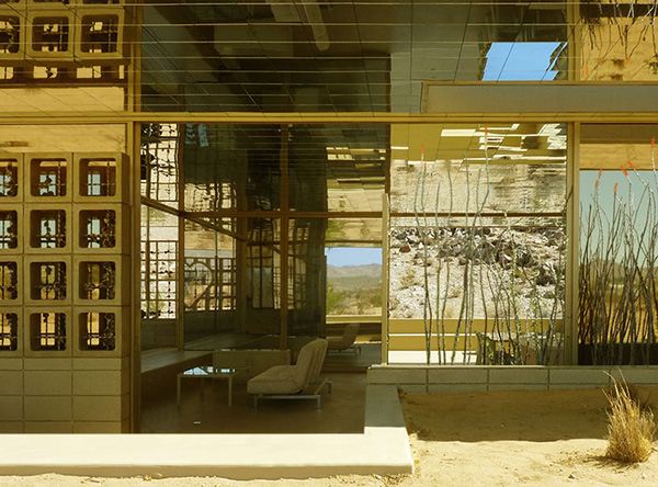 Gold Interior Design in a Golden Exterior House - amazing!