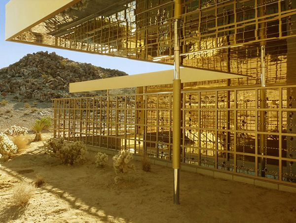 Gold Interior Design in a Golden Exterior House - amazing!