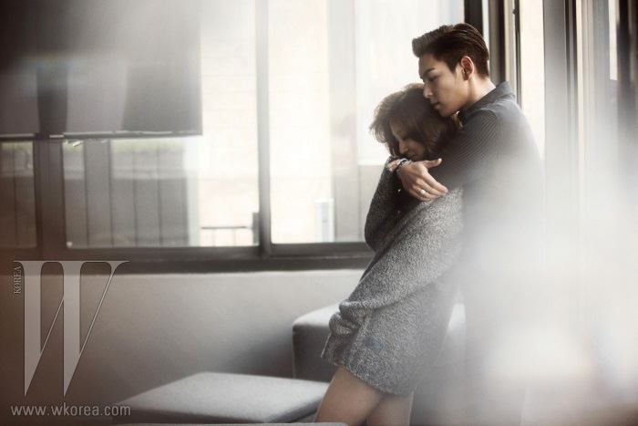 Yoon Eun Hye & Big Bang's T.O.P @ W Korea November 2011