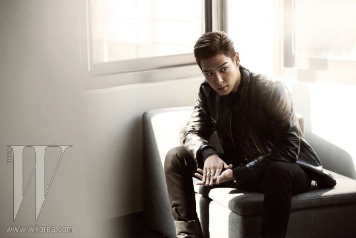 Yoon Eun Hye & Big Bang's T.O.P @ W Korea November 2011