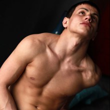 MALEMODELS – VAS GET WET IN WHITE