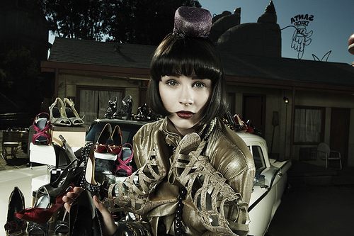 บ้า รองเท้า