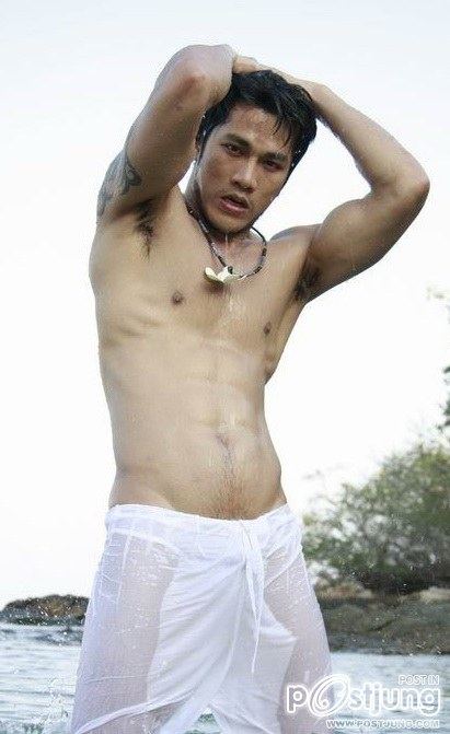 มันอยู่ใต้ผ้าว้าวววว