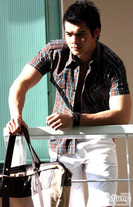 มันอยู่ใต้ผ้าว้าวววว