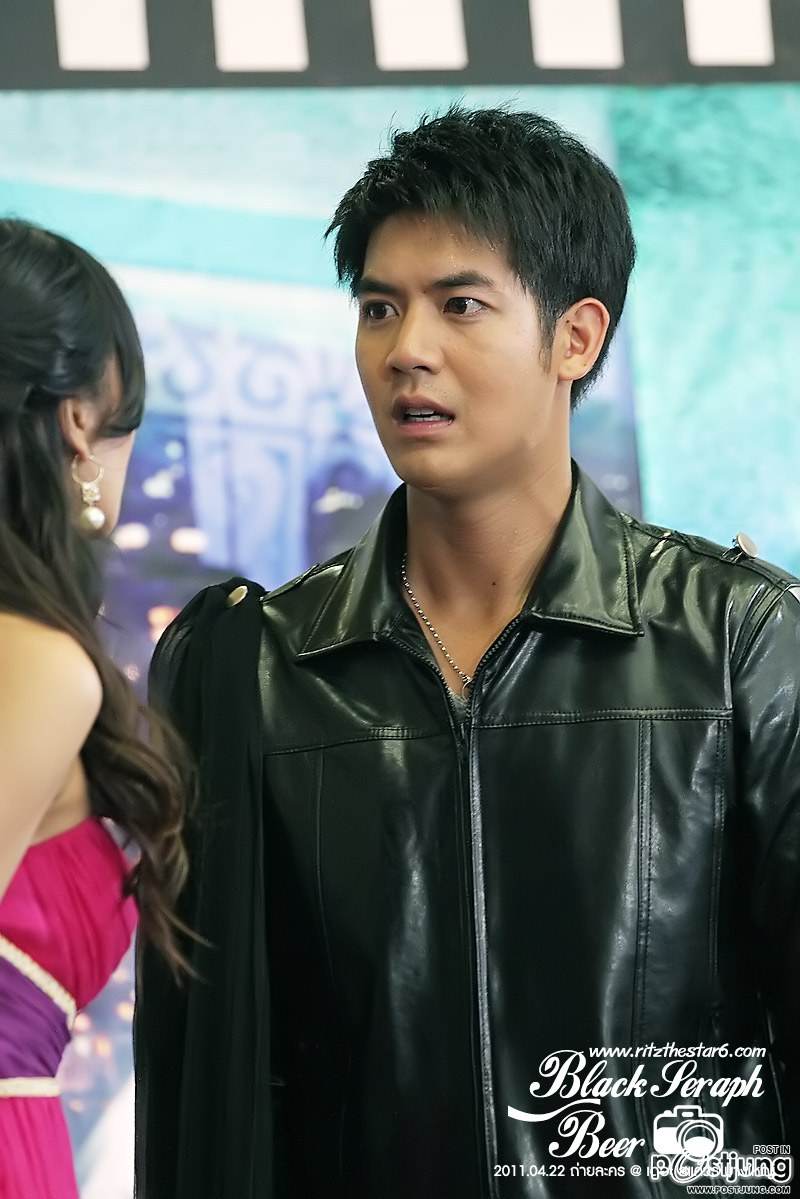 พระเอกมาดเข้มอะจ๊า