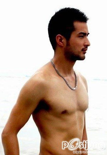 หนุ่มในโลกออนไลน์