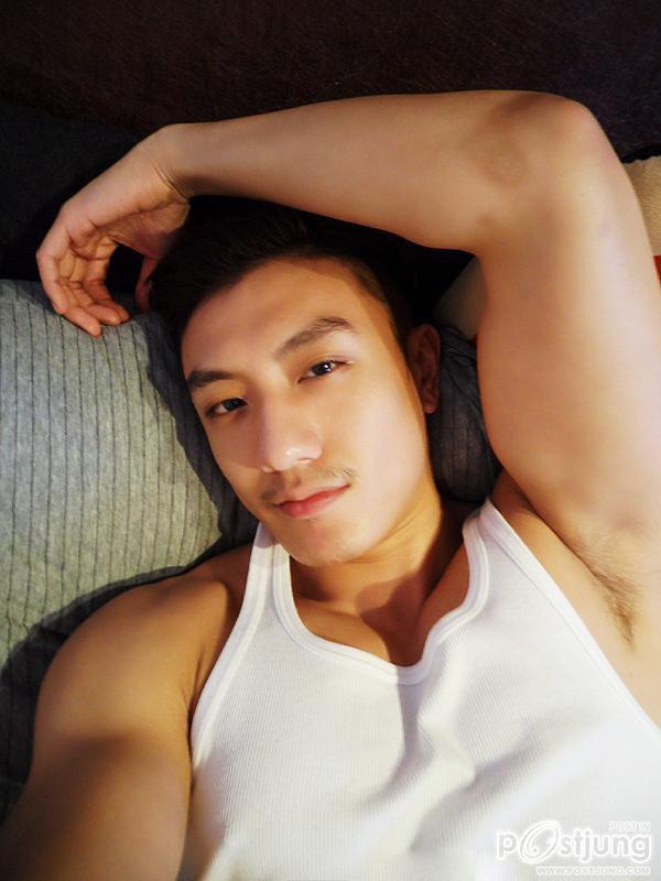 หนุ่มในโลกออนไลน์