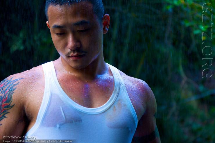 หนุ่มหมีๆ