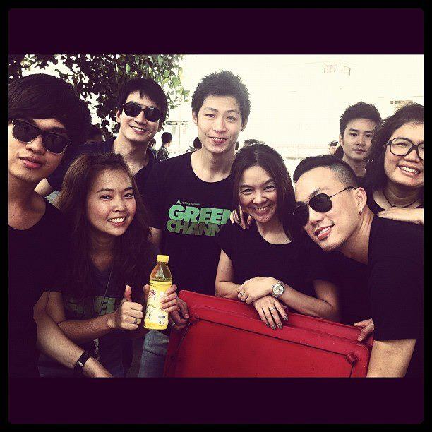 ชาวเอไทม์ ยกพลไปให้กำลังใจและมอบอาหารกลางวันให้เหล่าทหาร