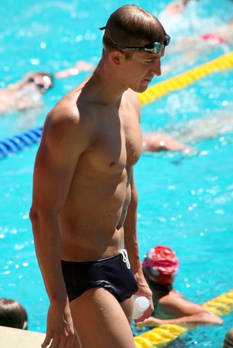 26.ว่ายน้ำ