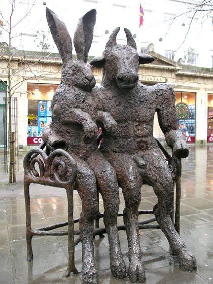 รูปปั้นแปลกๆค่ะ