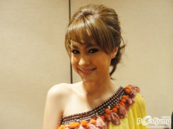 ขวัญ อุษามณี สวยใสๆน่ารัก @ Official Fanpage