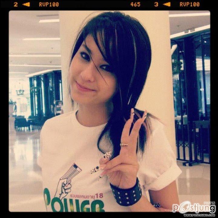 ขวัญ อุษามณี สวยใสๆน่ารัก @ Official Fanpage