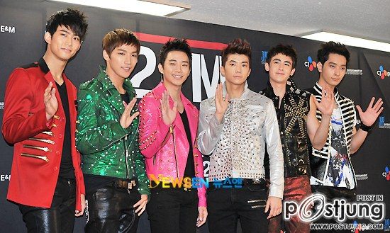 หนุ่ม 2PM ทักทายแฟนเพลง Hands Up Asia Tour Concert หล่อมาก