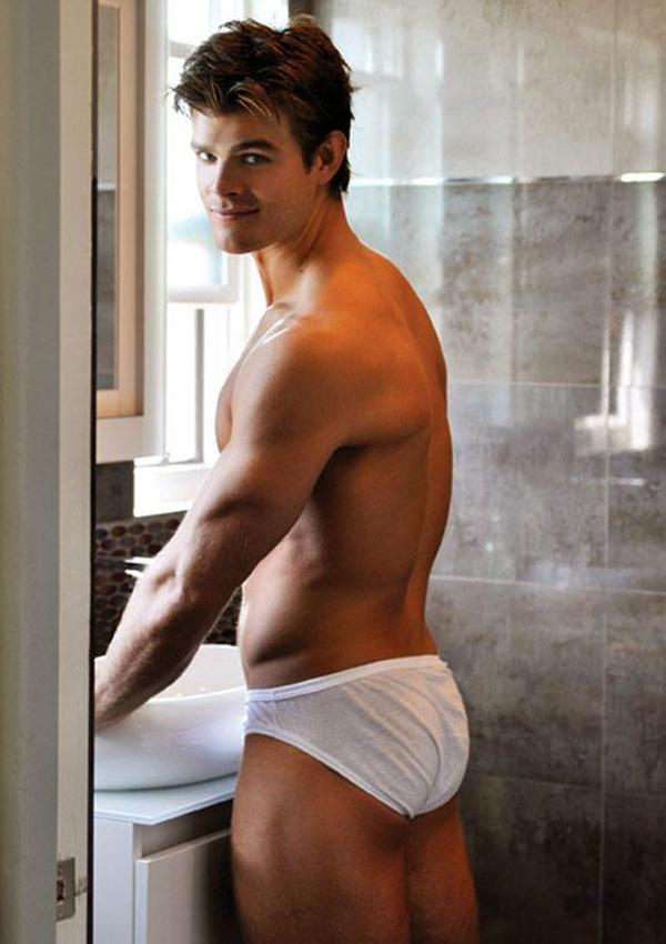 Lars Slind @ Sensitif magazine No.62 Novemeber 2011