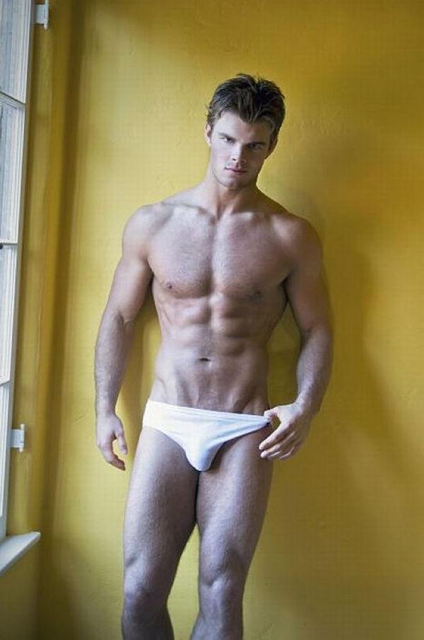 Lars Slind @ Sensitif magazine No.62 Novemeber 2011