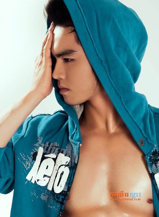 หนุ่มตี๋หล่อเข้ม Chea Kevin ជា ខេវិន