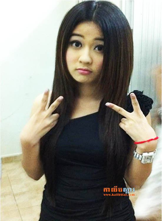 สาวน่ารัก Pech Solika ពេជ្រ សូលីកា តារាចម្រៀង ខ្មែរ