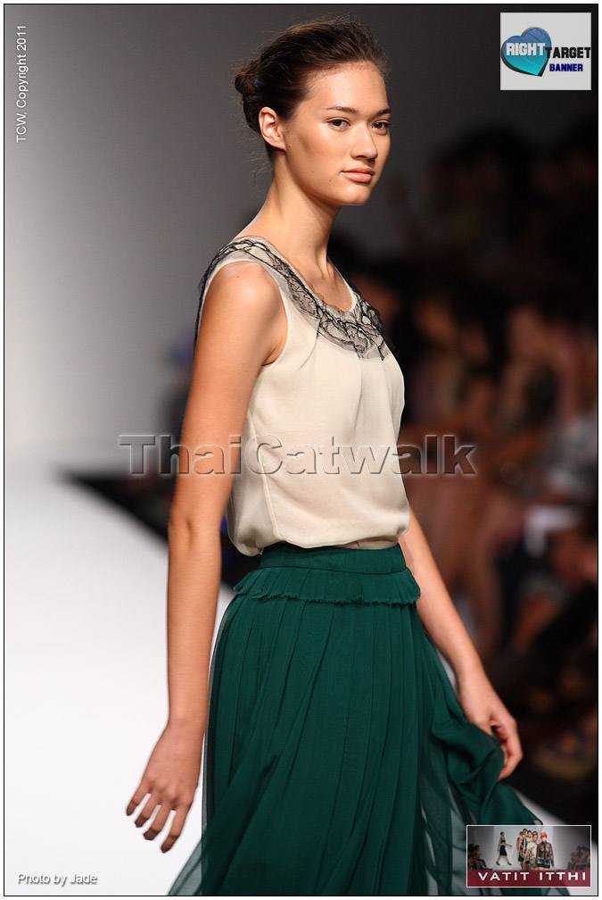 MIRIAM นางแบบใหม่ของ ELLE FASHION WEEK 2011