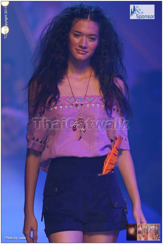 MIRIAM นางแบบใหม่ของ ELLE FASHION WEEK 2011