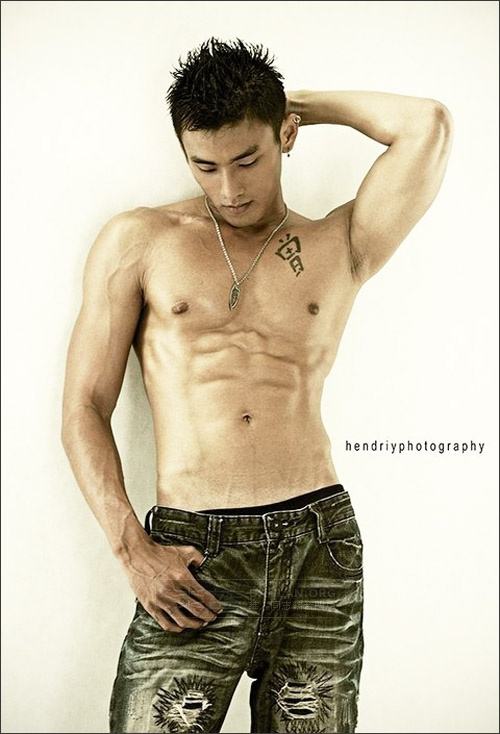 ตี๋๋๋๋๋๋๋ี๋๋๋๋๋หล่อเข้ม