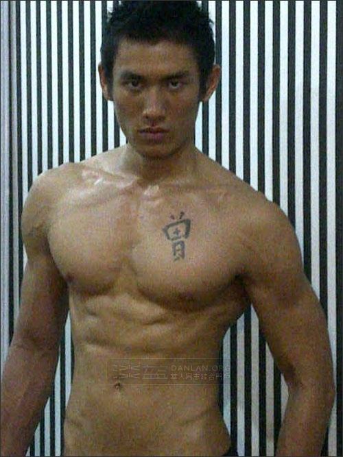 ตี๋๋๋๋๋๋๋ี๋๋๋๋๋หล่อเข้ม