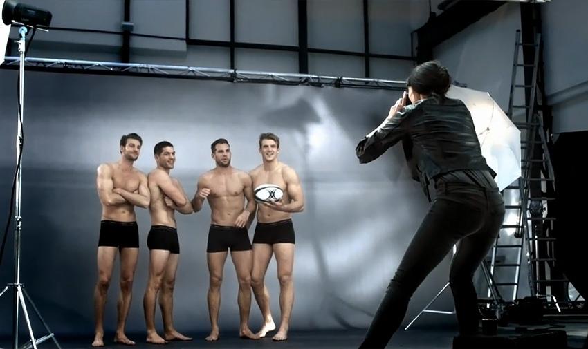 เล่นบอลกัน