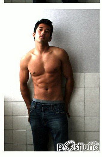 หนุ่มบราซิลหล่อเข้มโดนใจ