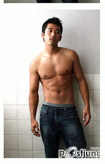 หนุ่มบราซิลหล่อเข้มโดนใจ