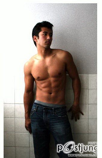 หนุ่มบราซิลหล่อเข้มโดนใจ