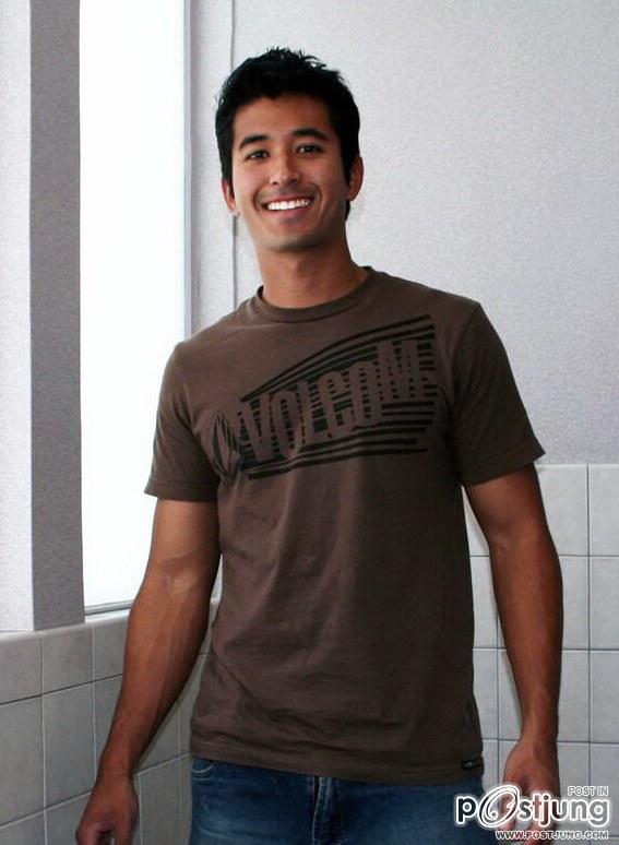 หนุ่มบราซิลหล่อเข้มโดนใจ