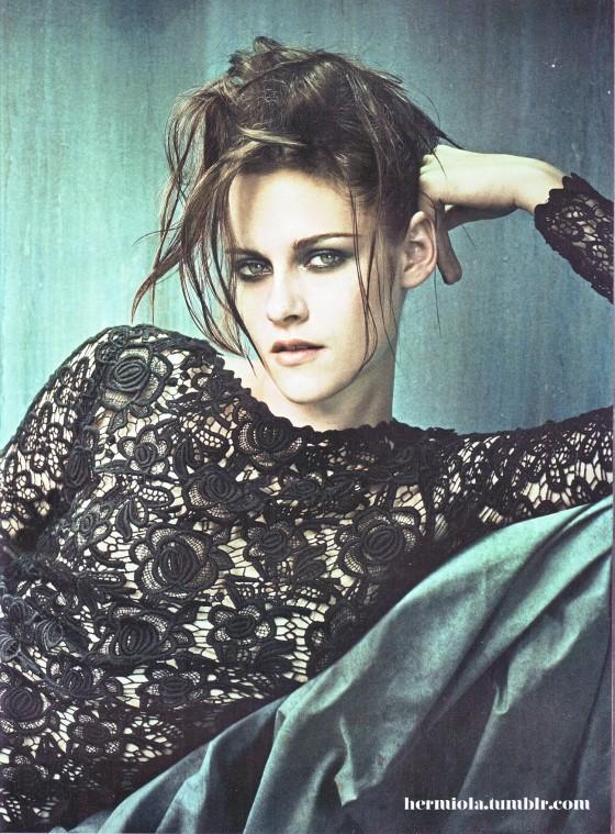 Kristen Stewart บนนิตยสาร Vogue Magazine Italia (November 2011)