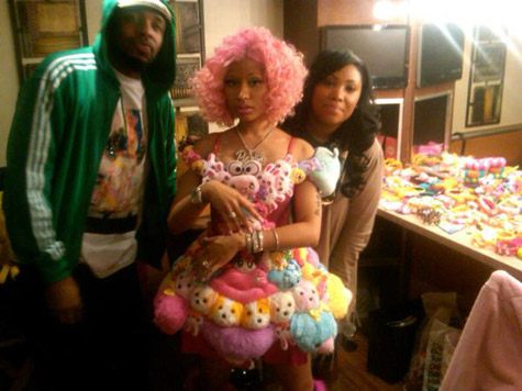 Nicki Minaj และ Willow Smith ถ่าย MV Fireball