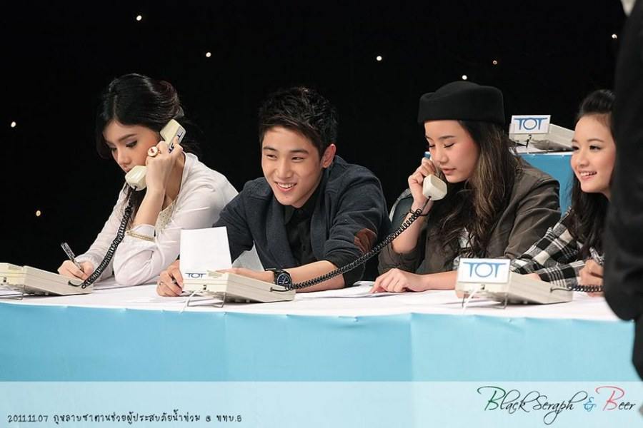 กุหลาบซาตานช่วยผู้ประสบภัยน้ำท่วม @ ททบ 5