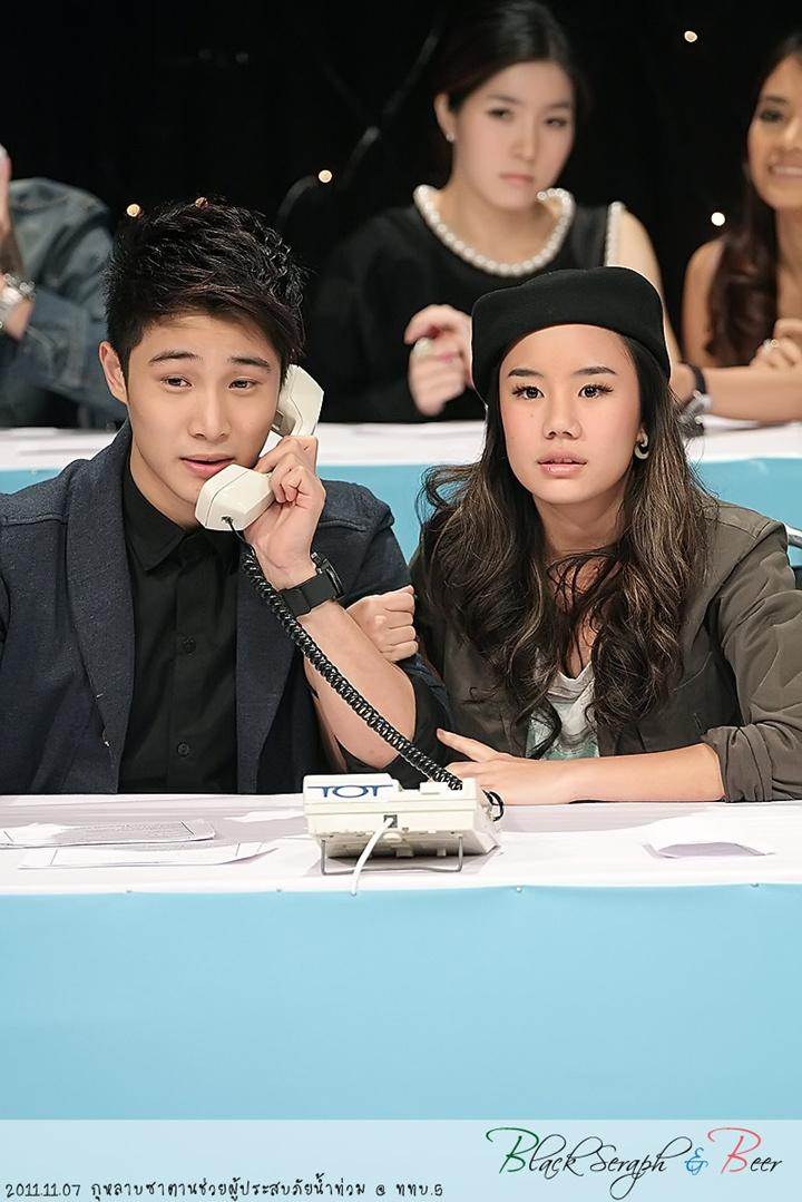 กุหลาบซาตานช่วยผู้ประสบภัยน้ำท่วม @ ททบ 5