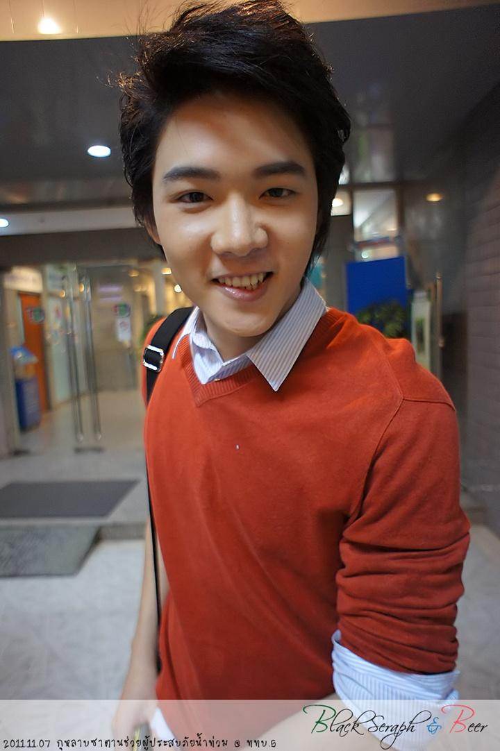 กุหลาบซาตานช่วยผู้ประสบภัยน้ำท่วม @ ททบ 5