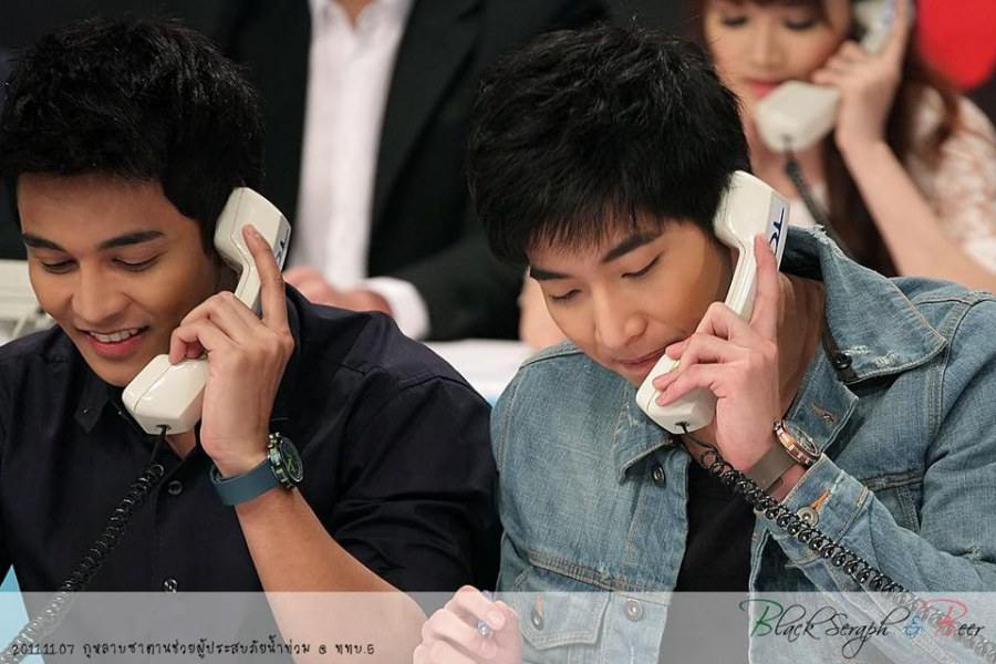 กุหลาบซาตานช่วยผู้ประสบภัยน้ำท่วม @ ททบ 5