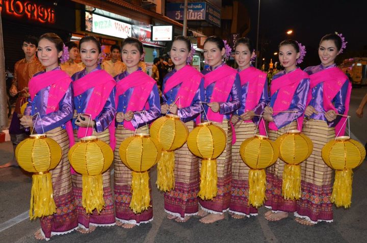 ขบวนโคม มหาวิทยาลัยเทคโนโลยีราชมงคลล้านนา
