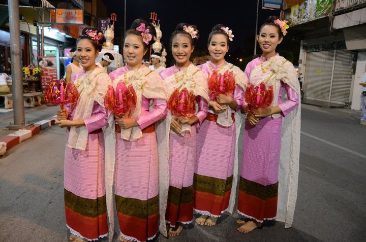ขบวนโคม มหาวิทยาลัยเทคโนโลยีราชมงคลล้านนา