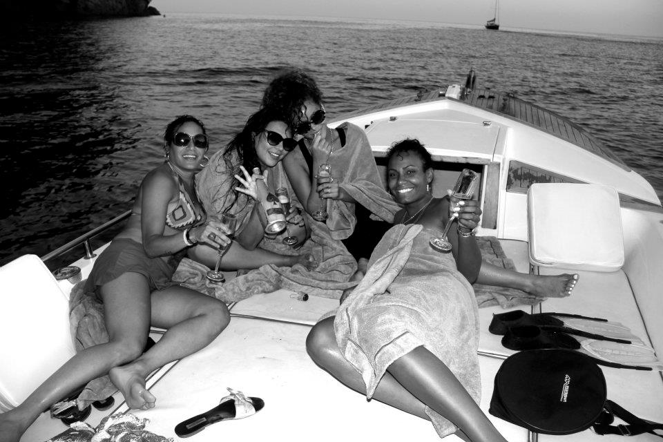 ภาพ exclusive rihanna บนเรือส่วนตัว