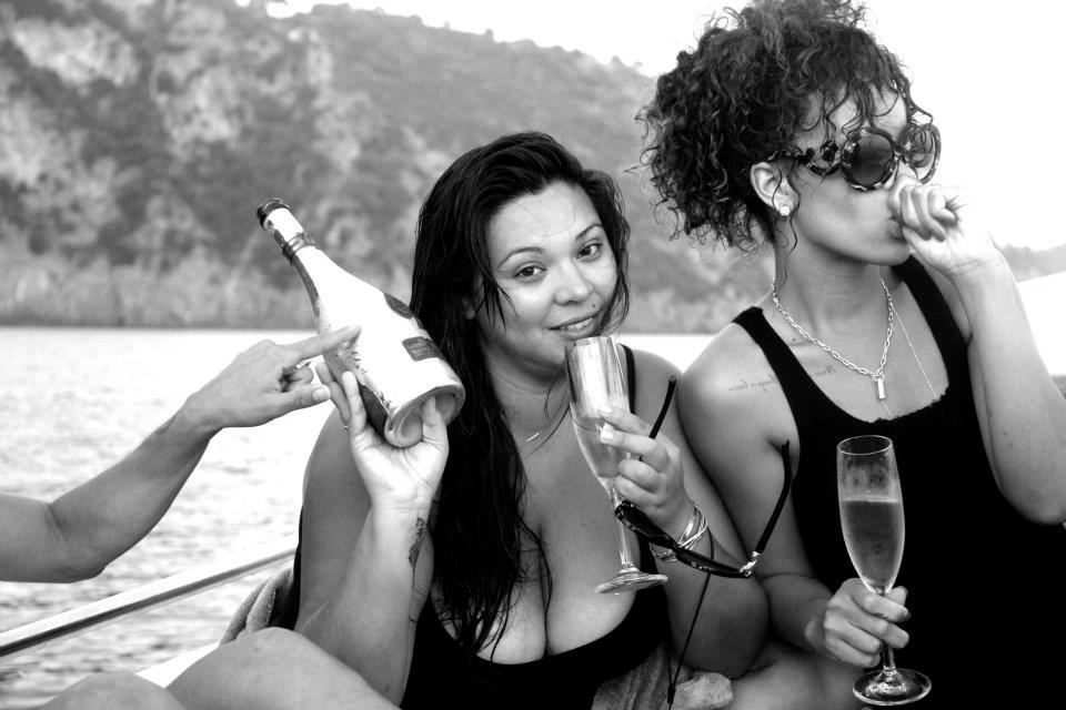 ภาพ exclusive rihanna บนเรือส่วนตัว