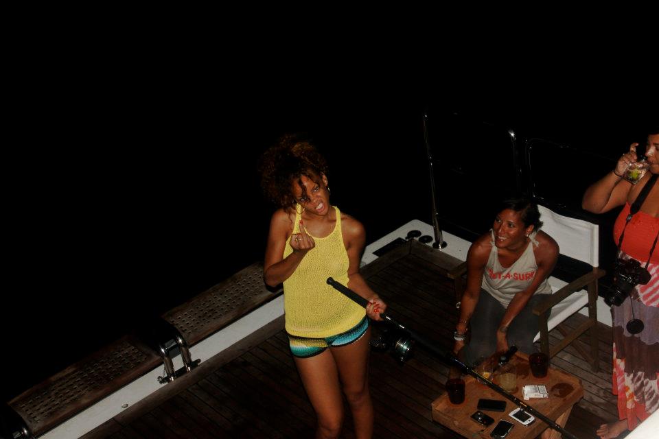 ภาพ exclusive rihanna บนเรือส่วนตัว