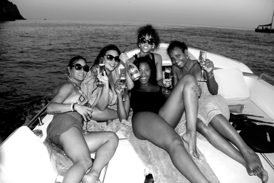 ภาพ exclusive rihanna บนเรือส่วนตัว