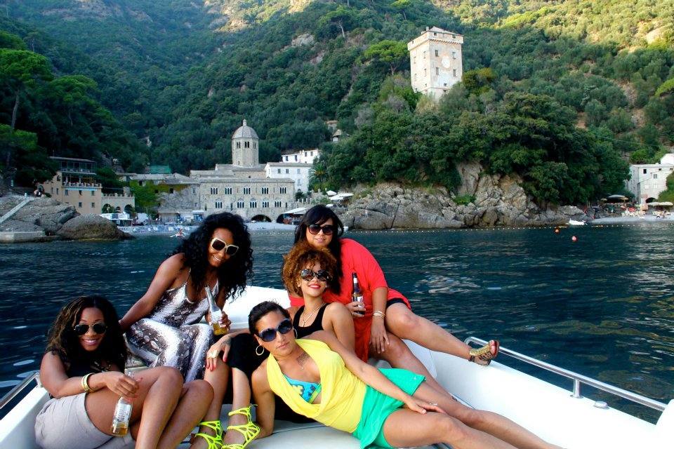 ภาพ exclusive rihanna บนเรือส่วนตัว